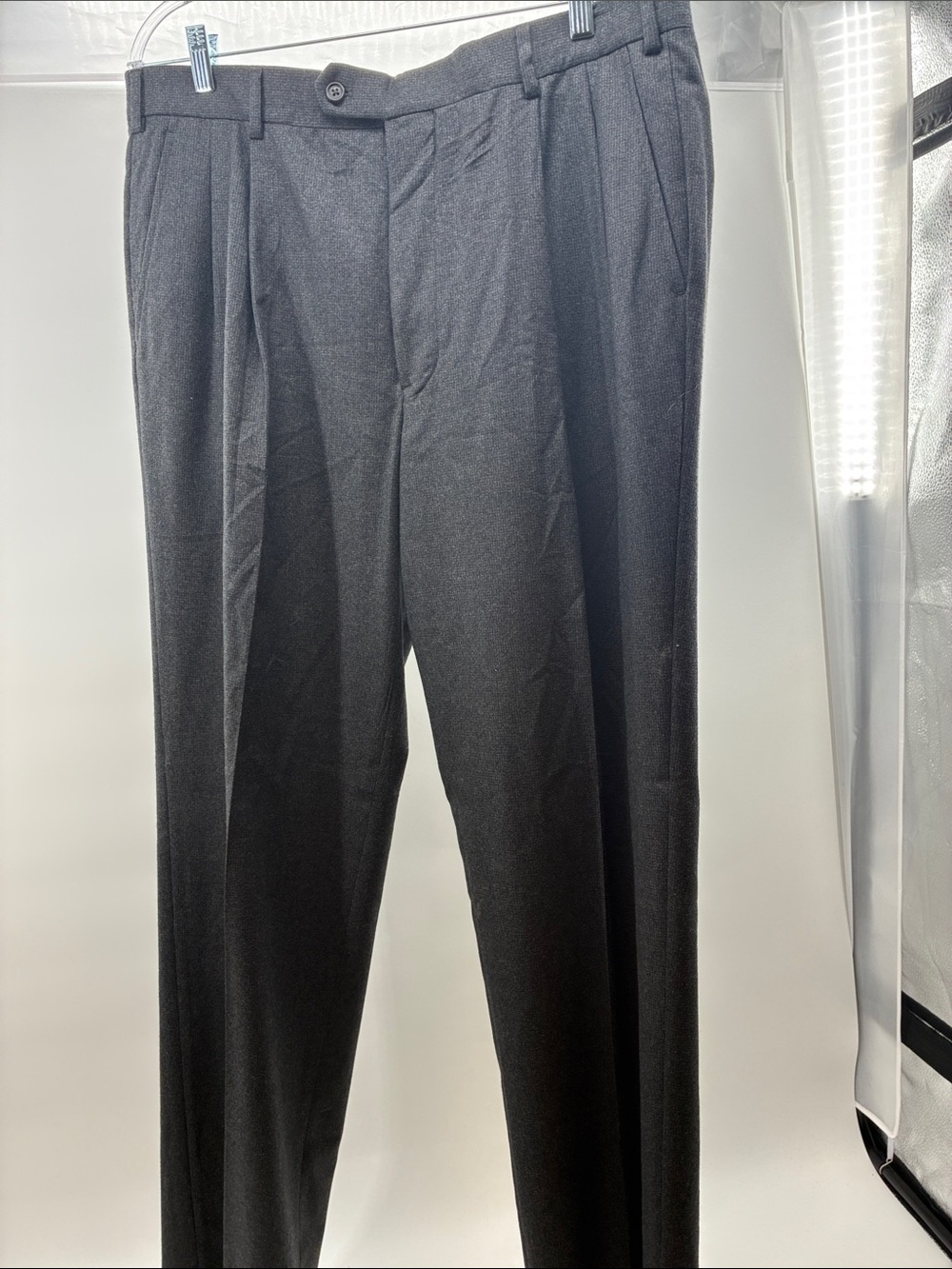 Brooks Brothers Men's Black Pleated Dress Pants